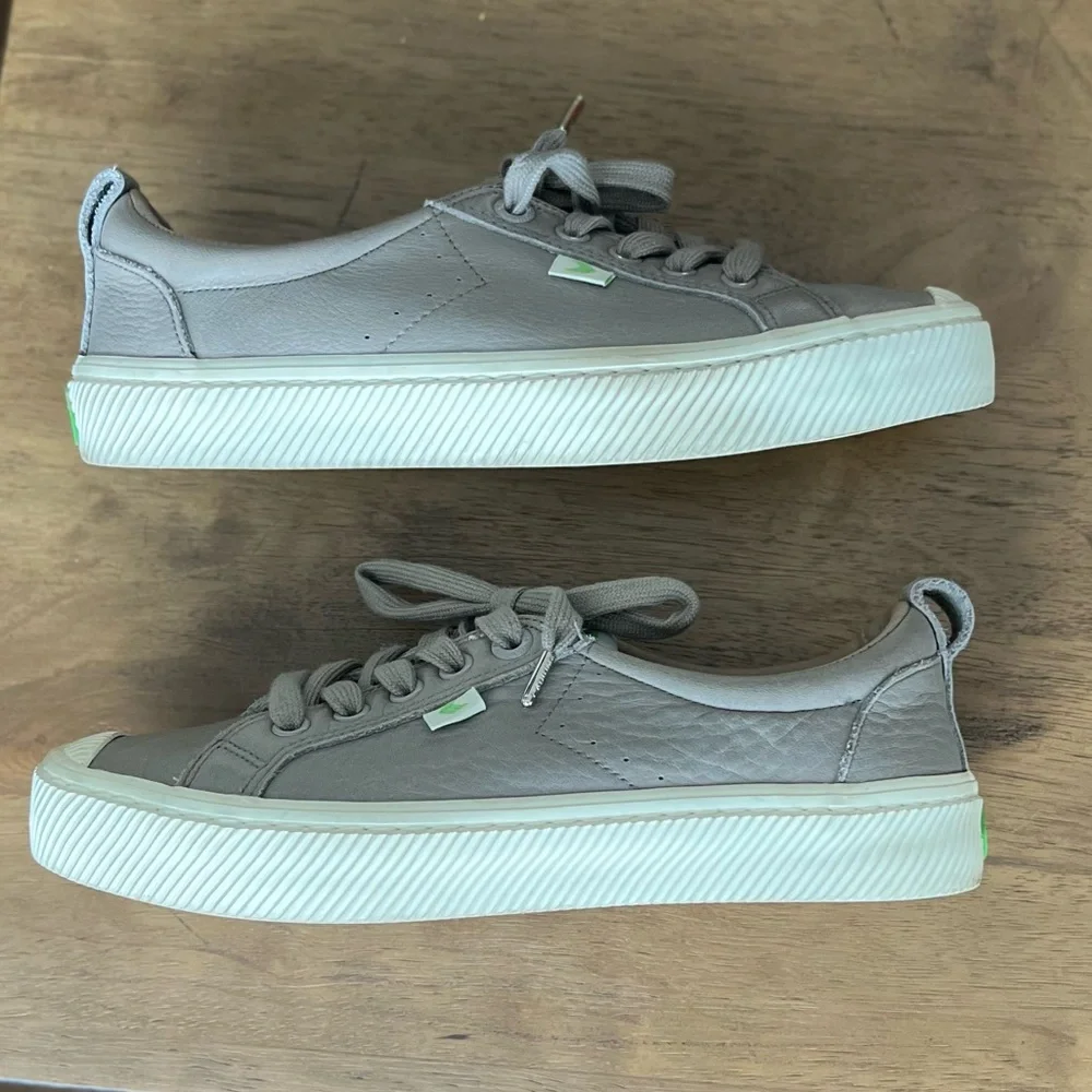 Cariuma timeless staple